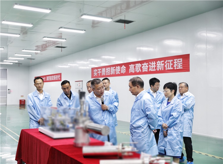 湖南省人大常委会原副主任杨维刚调研48所   